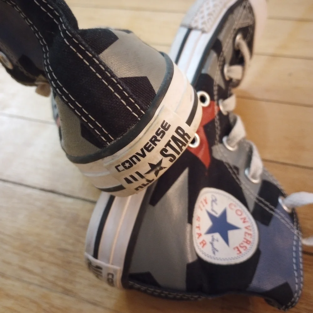 Converse All Star Chuck Taylor Stars High Top Sneakers Kids Size 13